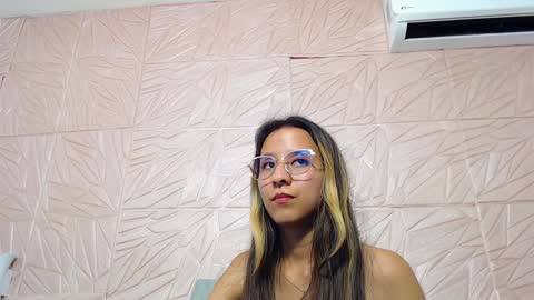 Snapshot of skinny_hottie18 chatting on January 29, 2025, 11:04 pm skinny_hottie18 online show from January 29, 2025, 11:04 pm