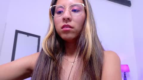 Snapshot of skinny_hottie18 chatting on February 6, 2025, 2:04 pm skinny_hottie18 online show from February 6, 2025, 2:04 pm