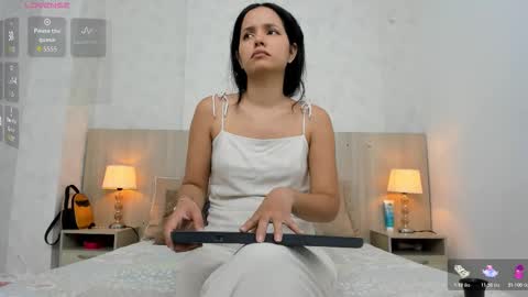 Isabela online show from November 25, 2025, 11:32 am