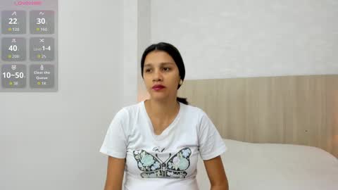 Snapshot of skinny_lilly chatting on November 23, 2025, 11:32 am lilly online show from November 23, 2025, 11:32 am