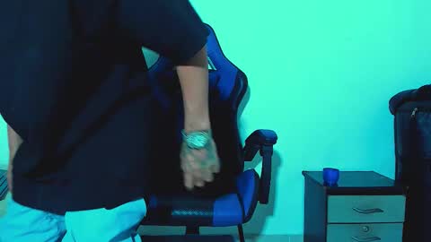 Snapshot of skinny_marked chatting on November 5, 2025, 12:43 am skinny marked online show from November 5, 2025, 12:43 am