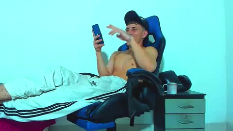 Snapshot of skinny_marked chatting on December 3, 2025, 4:42 am skinny marked online show from December 3, 2025, 4:42 am