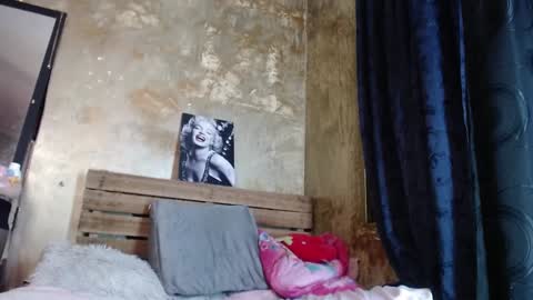 Snapshot of skinny_yizz chatting on February 9, 2025, 3:22 am Only Pvt online show from February 9, 2025, 3:22 am