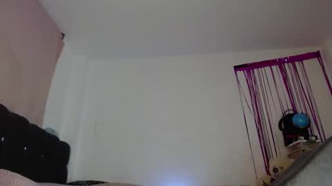 Snapshot of skinny_yizz chatting on March 6, 2025, 6:26 pm Only Pvt online show from March 6, 2025, 6:26 pm