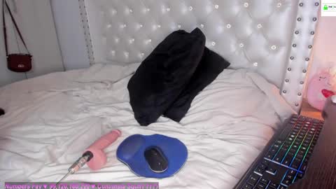 Sky  Independent model WISH LIST   online show from February 26, 2025, 12:16 am