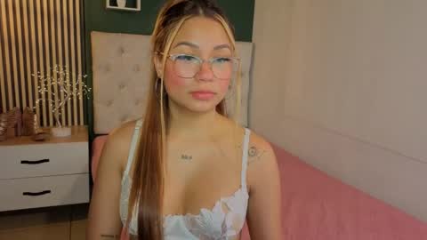 Snapshot of sky_collinss chatting on September 13, 2025, 8:19 pm Sky online show from September 13, 2025, 8:19 pm