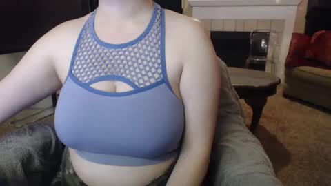 SKYLE   online show from November 10, 2025, 5:28 am