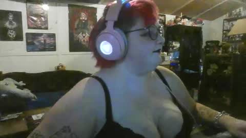 Snapshot of skybluelesbian chatting on December 3, 2025, 9:46 pm Sky online show from December 3, 2025, 9:46 pm