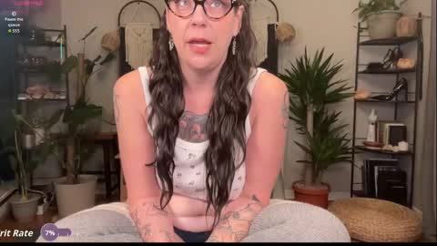 Snapshot of skylar_bird chatting on October 1, 2025, 11:22 pm skylar bird online show from October 1, 2025, 11:22 pm