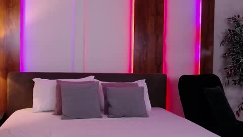 SkylarSpark online show from November 7, 2025, 9:26 pm