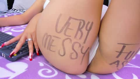 Snapshot of skynny_horney chatting on February 16, 2025, 12:30 am Skynny online show from February 16, 2025, 12:30 am