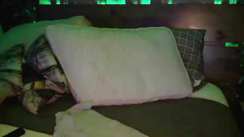 skyonetoo3 online show from February 27, 2025, 8:17 am