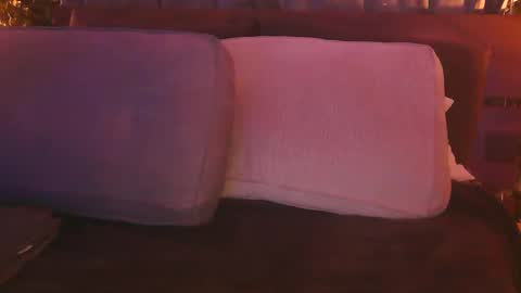 skyonetoo3 online show from September 8, 2025, 11:15 pm