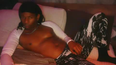 skyonetoo3 online show from September 14, 2025, 2:27 pm