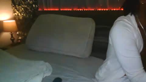 skyonetoo3 online show from November 12, 2025, 2:45 am