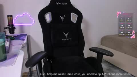 Snapshot of skyqueeni chatting on November 14, 2025, 8:13 am Nastya online show from November 14, 2025, 8:13 am