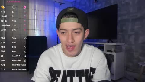 Snapshot of skyrid3r chatting on October 16, 2025, 7:26 pm Skyrider online show from October 16, 2025, 7:26 pm