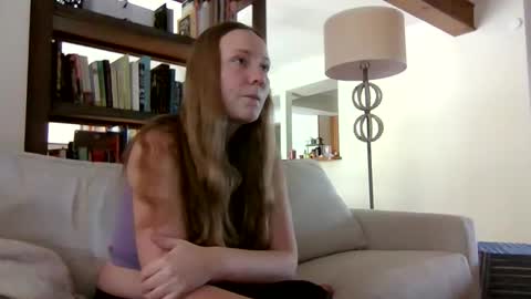 Snapshot of skywinters chatting on October 25, 2025, 2:56 pm Sky Winters online show from October 25, 2025, 2:56 pm