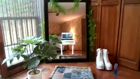 Snapshot of skywinters chatting on November 23, 2025, 3:34 pm Sky Winters online show from November 23, 2025, 3:34 pm