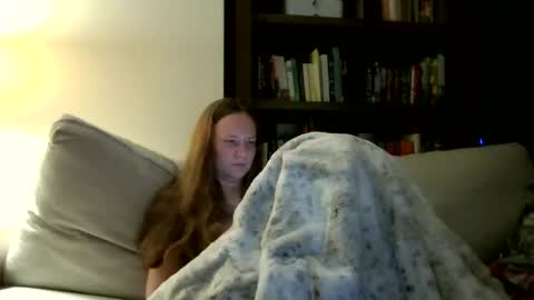 Snapshot of skywinters chatting on December 1, 2025, 12:48 am Sky Winters online show from December 1, 2025, 12:48 am