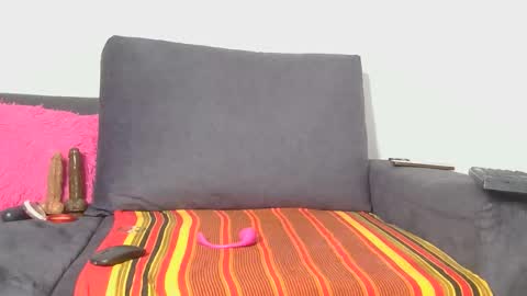 Bella online show from October 13, 2025, 1:05 am