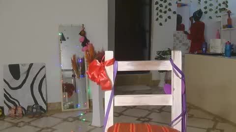 Bella online show from November 10, 2025, 11:37 pm