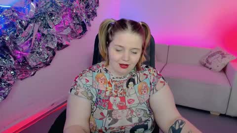 Snapshot of sladadeew chatting on January 8, 2025, 12:05 pm Slada Deew online show from January 8, 2025, 12:05 pm