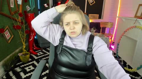 Snapshot of sladadeew chatting on January 10, 2025, 9:34 am Slada Deew online show from January 10, 2025, 9:34 am