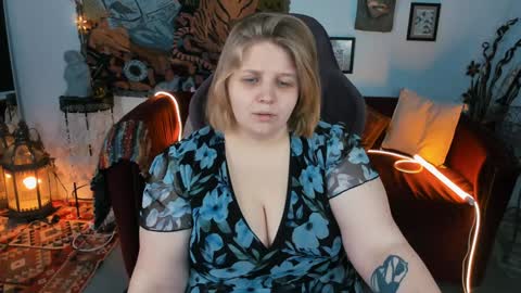 Snapshot of sladadeew chatting on January 12, 2025, 1:05 pm Slada Deew online show from January 12, 2025, 1:05 pm