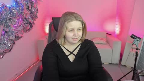 Snapshot of sladadeew chatting on January 15, 2025, 9:02 am Slada Deew online show from January 15, 2025, 9:02 am