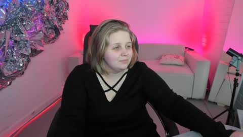 Snapshot of sladadeew chatting on January 15, 2025, 3:07 pm Slada Deew online show from January 15, 2025, 3:07 pm