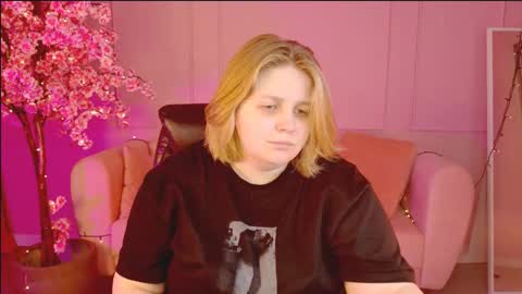 Snapshot of sladadeew chatting on February 3, 2025, 8:57 am Slada Deew online show from February 3, 2025, 8:57 am