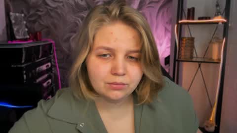 Snapshot of sladadeew chatting on February 6, 2025, 9:11 am Slada Deew online show from February 6, 2025, 9:11 am