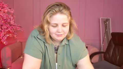 Snapshot of sladadeew chatting on February 9, 2025, 12:08 pm Slada Deew online show from February 9, 2025, 12:08 pm