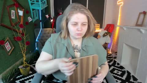 Snapshot of sladadeew chatting on February 10, 2025, 9:04 am Slada Deew online show from February 10, 2025, 9:04 am