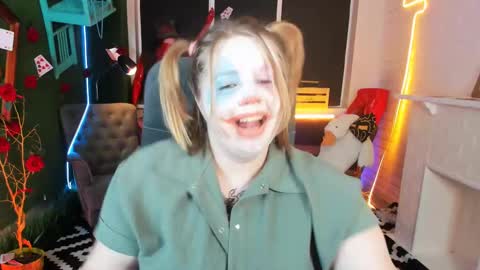 Snapshot of sladadeew chatting on February 10, 2025, 12:08 pm Slada Deew online show from February 10, 2025, 12:08 pm