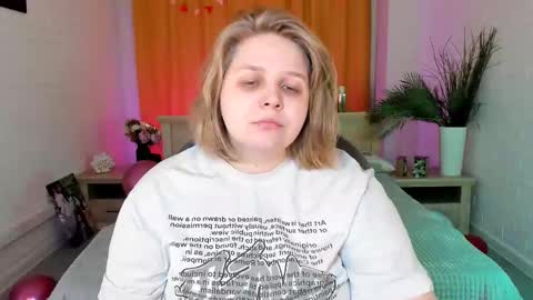 Snapshot of sladadeew chatting on February 11, 2025, 9:09 am Slada Deew online show from February 11, 2025, 9:09 am