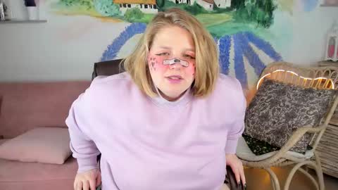 Snapshot of sladadeew chatting on February 12, 2025, 3:16 pm Slada Deew online show from February 12, 2025, 3:16 pm