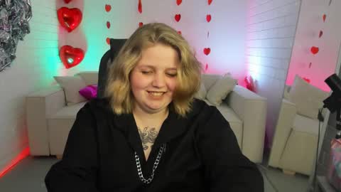 Snapshot of sladadeew chatting on February 19, 2025, 3:49 pm Slada Deew online show from February 19, 2025, 3:49 pm