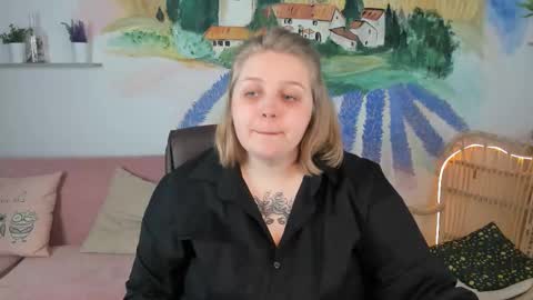 Snapshot of sladadeew chatting on February 26, 2025, 9:10 am Slada Deew online show from February 26, 2025, 9:10 am