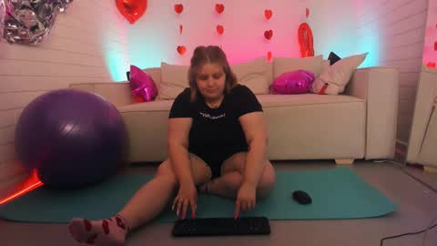 Snapshot of sladadeew chatting on March 3, 2025, 3:53 pm Slada Deew online show from March 3, 2025, 3:53 pm