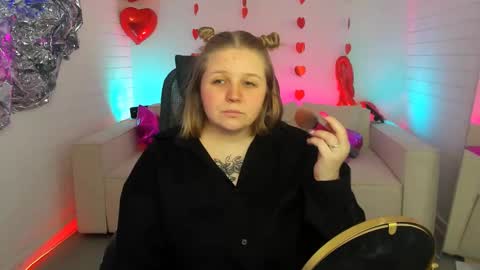 Snapshot of sladadeew chatting on March 7, 2025, 9:18 am Slada Deew online show from March 7, 2025, 9:18 am