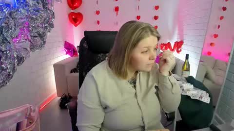 Snapshot of sladadeew chatting on March 8, 2025, 9:28 am Slada Deew online show from March 8, 2025, 9:28 am