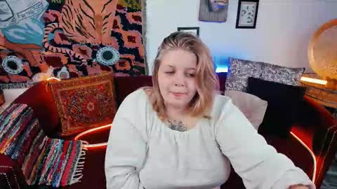 Snapshot of sladadeew chatting on September 13, 2025, 5:18 am Slada Deew online show from September 13, 2025, 5:18 am