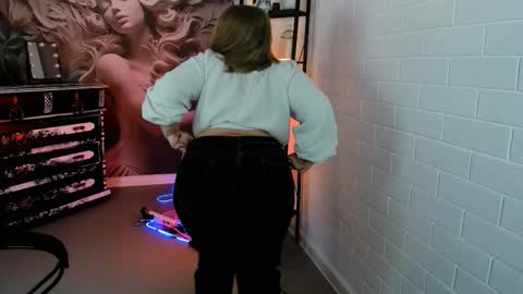 Snapshot of sladadeew chatting on October 10, 2025, 5:39 am Slada Deew online show from October 10, 2025, 5:39 am