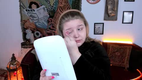 Snapshot of sladadeew chatting on November 30, 2025, 9:13 am Slada Deew online show from November 30, 2025, 9:13 am