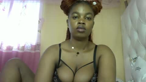Snapshot of slayslay002 chatting on January 2, 2025, 11:52 am Rose online show from January 2, 2025, 11:52 am