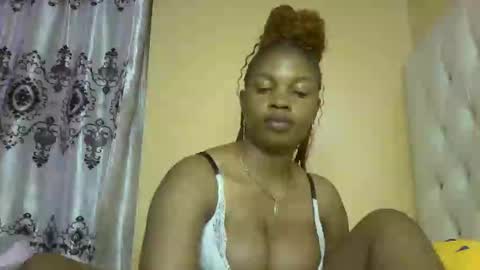 Snapshot of slayslay002 chatting on February 13, 2025, 12:57 am Rose online show from February 13, 2025, 12:57 am