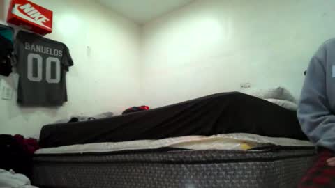 Sleazyycarlitx online show from December 14, 2025, 7:36 am