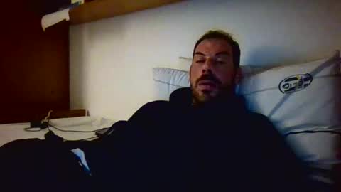 Snapshot of slevin1983 chatting on December 14, 2024, 4:42 pm slevin online show from December 14, 2024, 4:42 pm